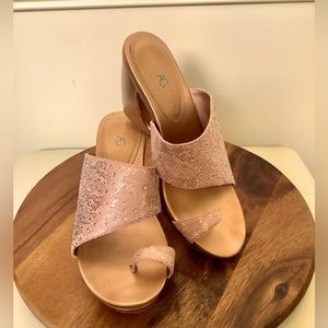 ANDREW GELLER - Rose Gold rhinestone inclined platform toe loop sandals 7.5